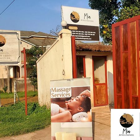 Mia Safari Lodge And Restaurant Энтеббе Экстерьер фото