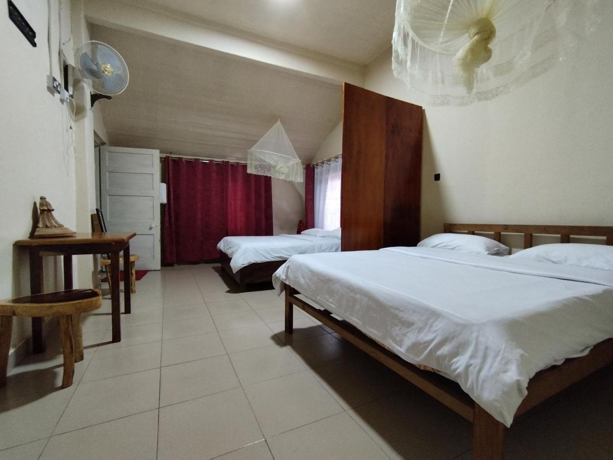 Mia Safari Lodge And Restaurant Энтеббе Экстерьер фото