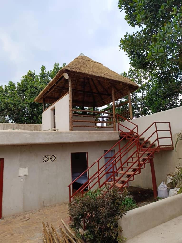 Mia Safari Lodge And Restaurant Энтеббе Экстерьер фото