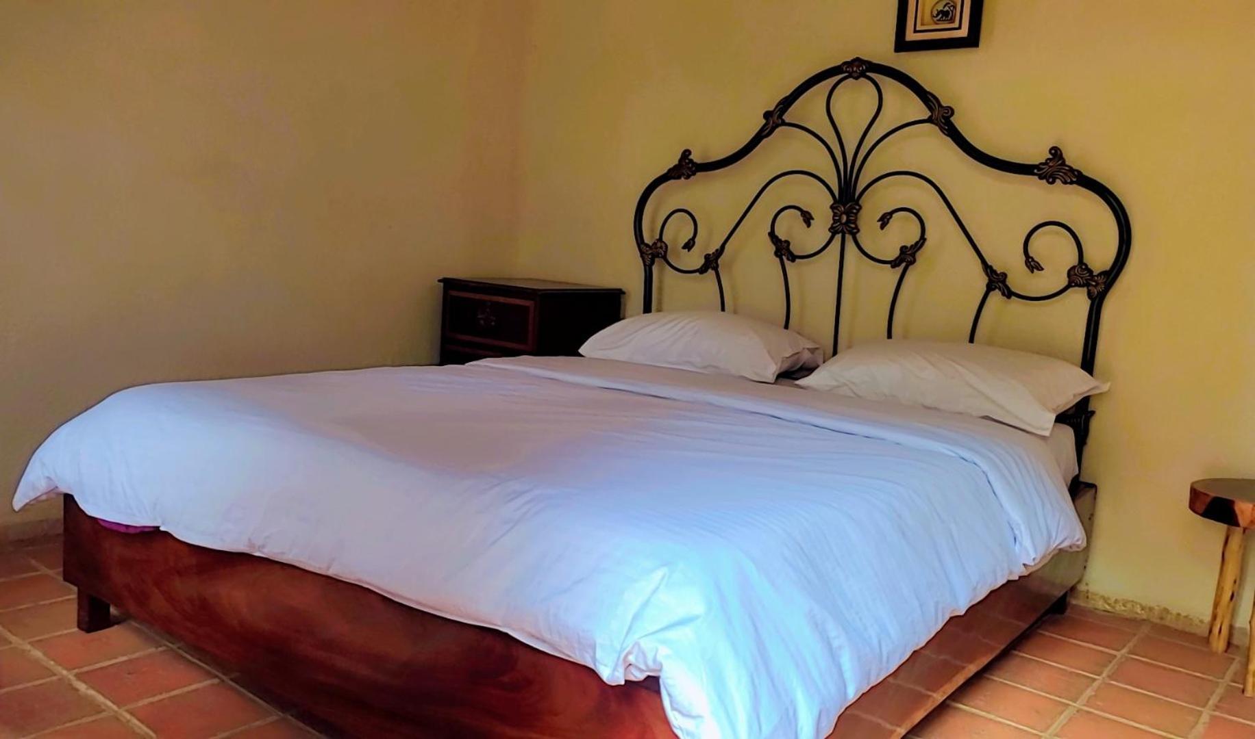 Mia Safari Lodge And Restaurant Энтеббе Экстерьер фото