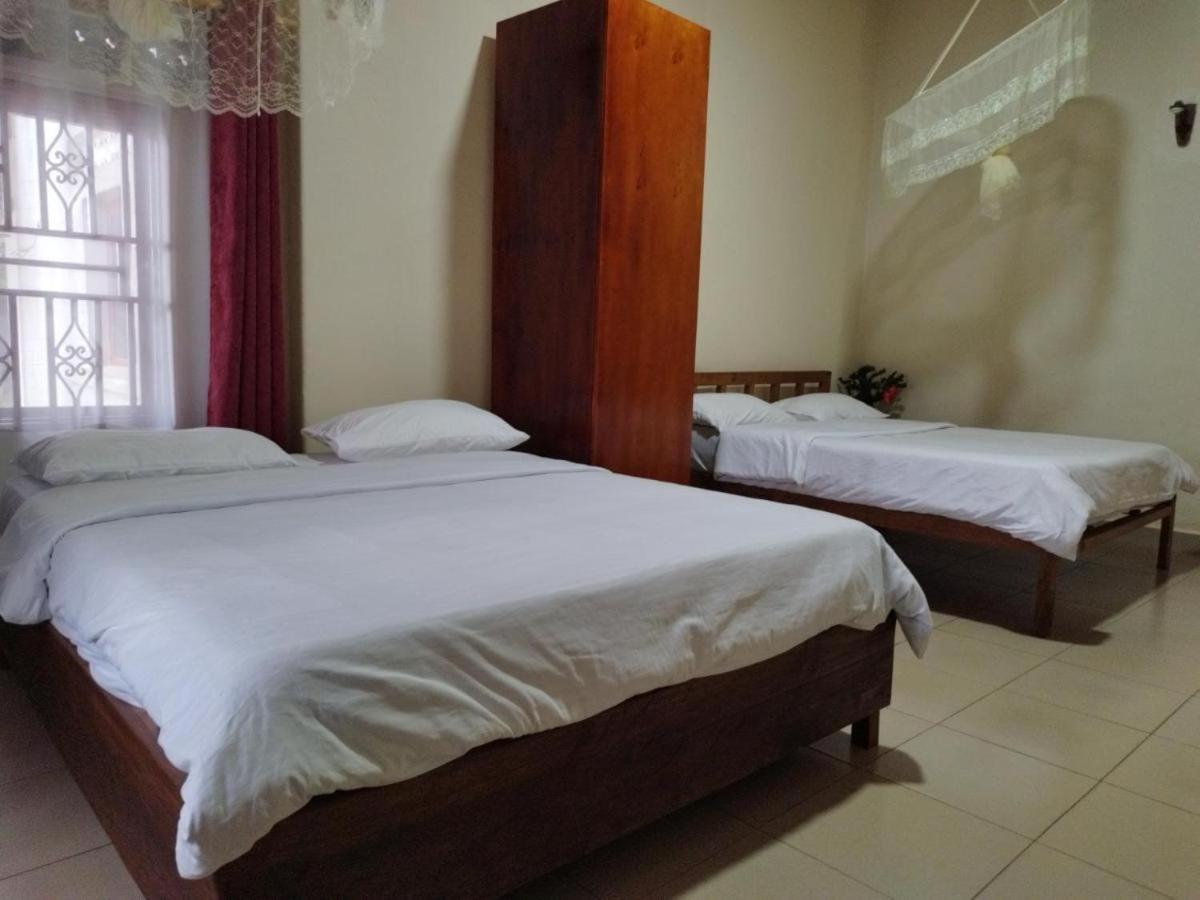 Mia Safari Lodge And Restaurant Энтеббе Экстерьер фото